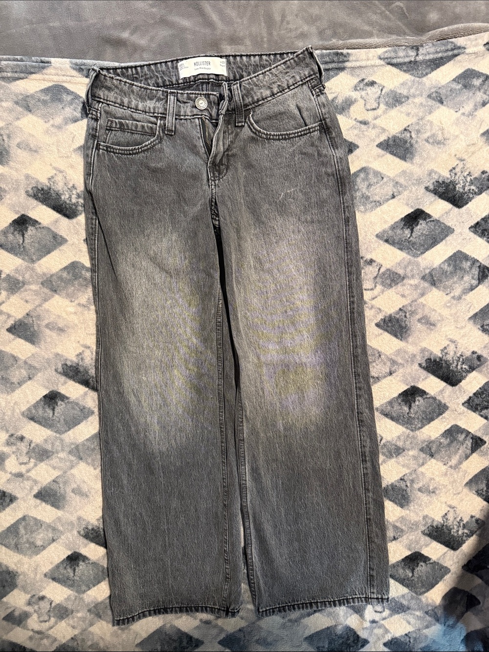 Hollister Wide Leg High-Rise Jeans in Washed Gray kit girl woman